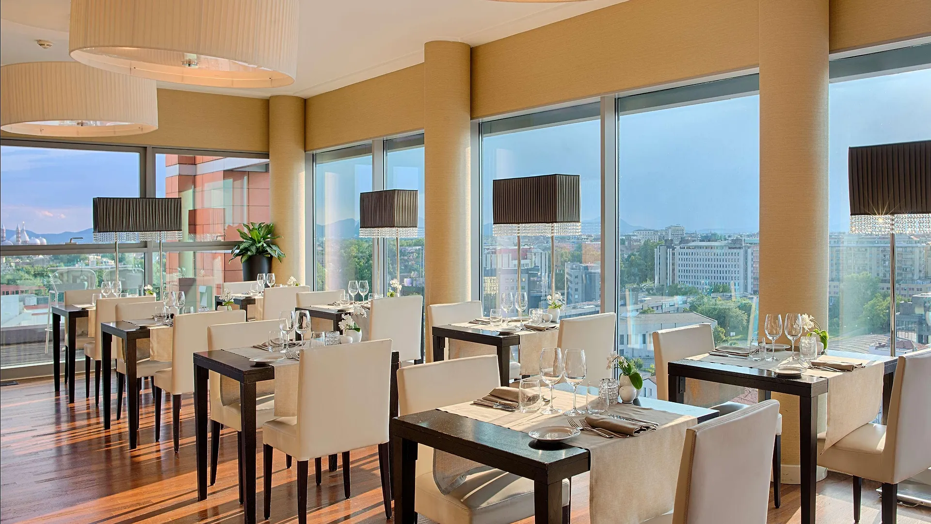 Hotel NH Padova 4*,  Italia