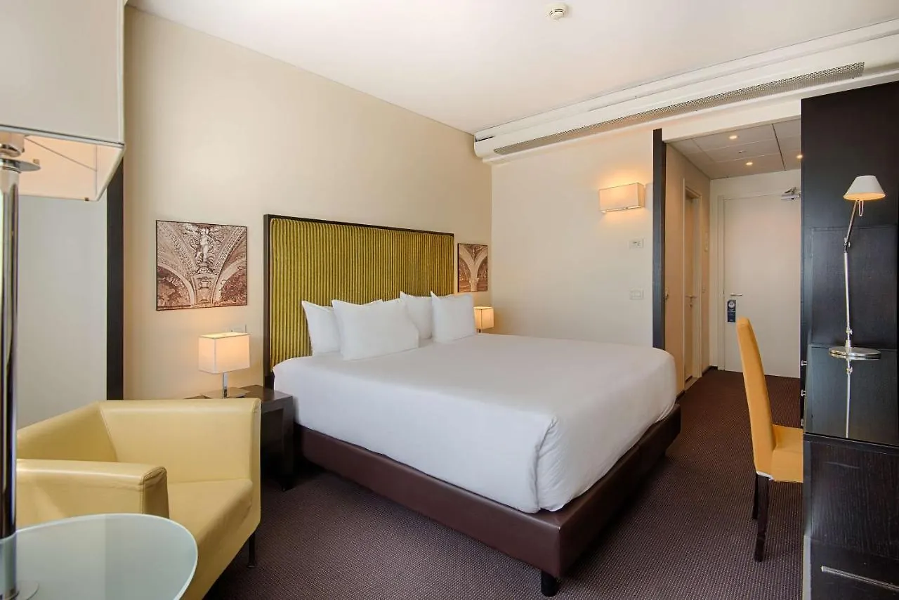 Savhotel Mantegna Padova 4*,